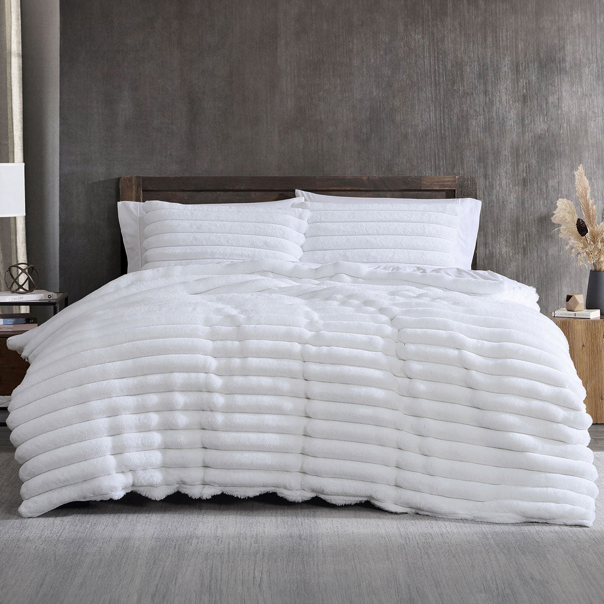 Ardor Jax White Chunky Faux Fur Quilt Cover Set Queen